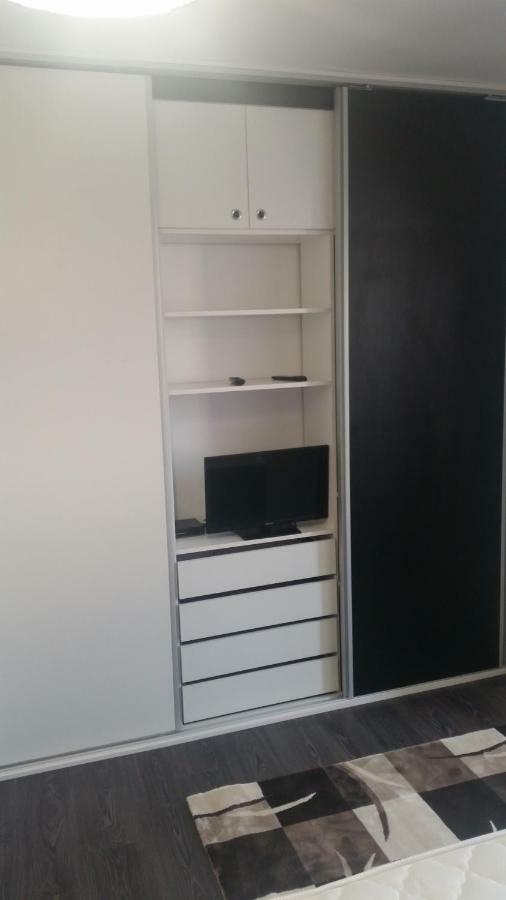 White Black Rooms Hunedoara Eksteriør billede